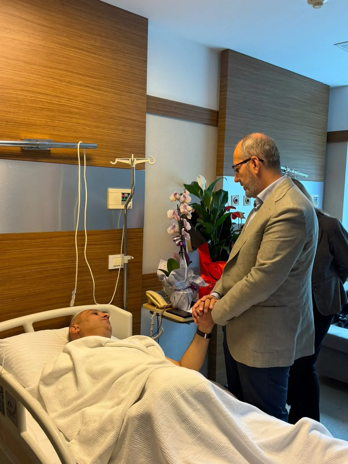 Hastanede Gaziler Derneği Başkanı Ziyareti