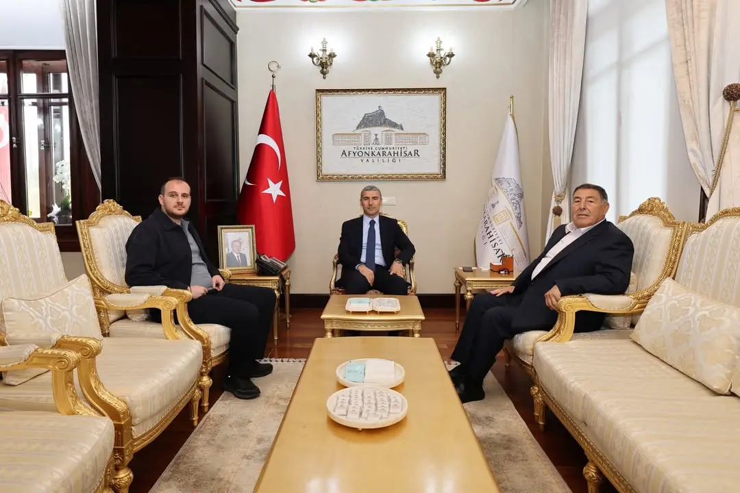 İş İnsanı Bekir Şapcı, Afyonkarahisar Valisi Dr. Naci Aktaş'ı Ziyaret Etti