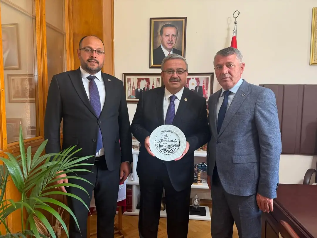 AK Parti Milletvekili İbrahim Yurdunuseven, TBMM'de İlçe Başkanı ve Belediye Başkanını Ağırladı