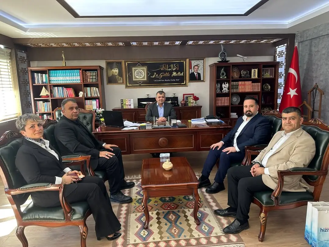Hizmet-İş Sendikası Afyonkarahisar Şube Başkanı ve Heyeti Emirdağ Belediye Başkanı Serkan Koyuncu'yu Ziyaret Etti