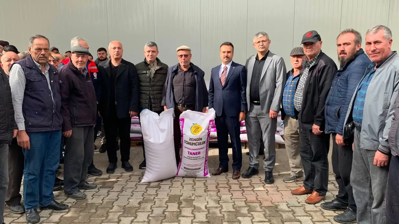 Sandıklı'da Üreticilere Hibeli Buğday Tohumu Dağıtıldı