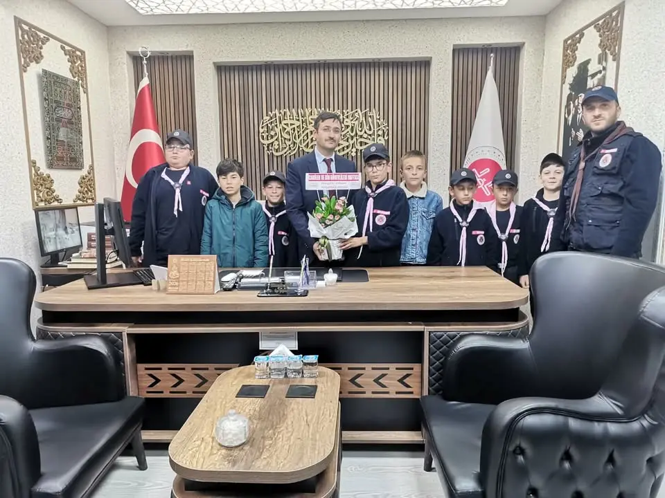 Camiler ve Din Görevlileri Haftası'nda İzciler Kızılören Müftülüğü'nü Ziyaret Etti