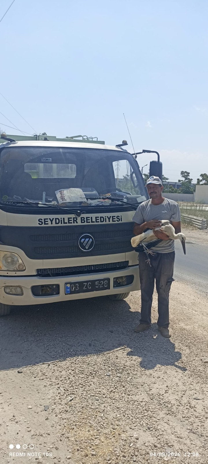 Seydiler Belediyesi Yaralı Leyleği Kurtardı