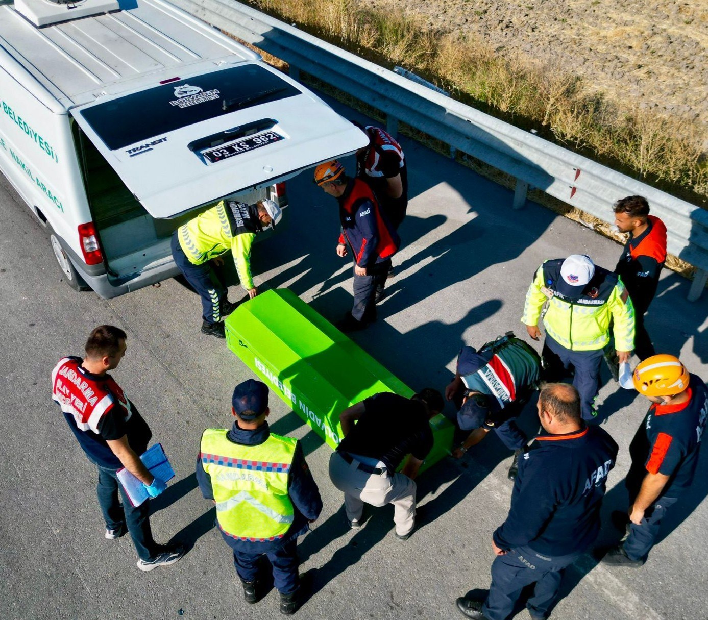 Bolvadin'de Tıra Çarpan Otomobil Sürücüsü Öldü