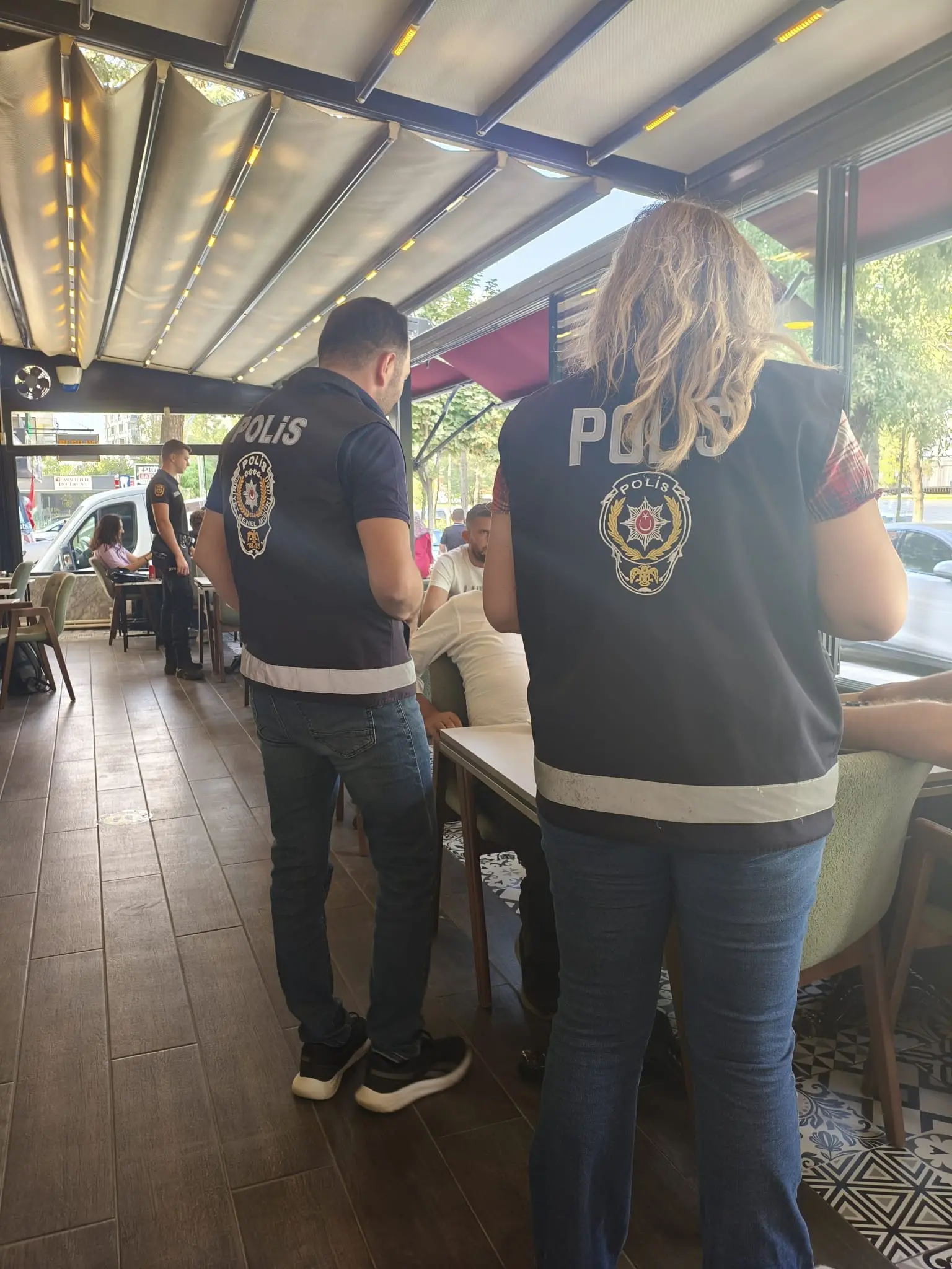 Emniyetten Okul Çevrelerinde Geniş Kapsamlı Uygulama